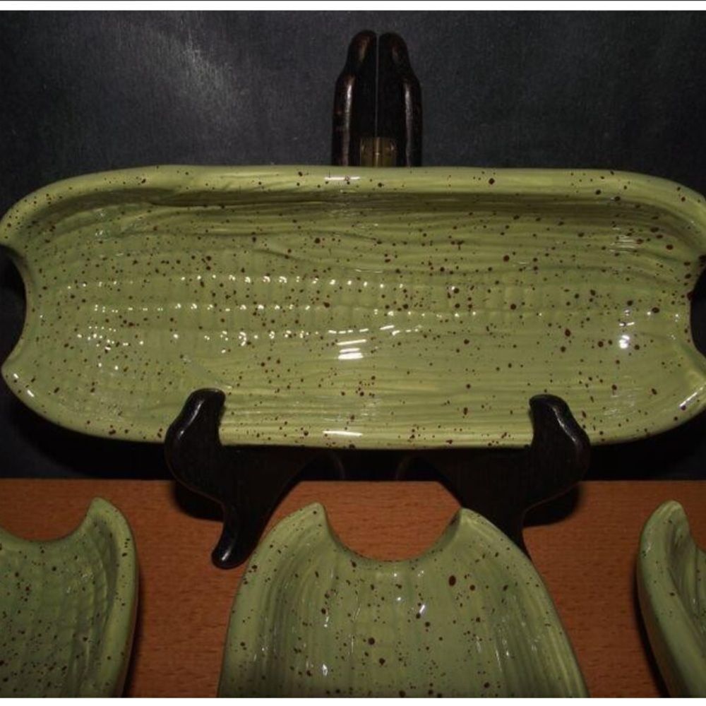 Pfaltzgraff Set of 2 Sedona Nuance of Sage Green w/ Brown Specs Corn Holders
